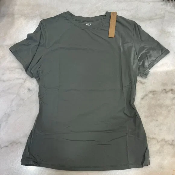 SKIMS Fits Everybody Short Sleeve T-Shirt, Gunmetal, Size Medium - NWT - Picture 7 of 9